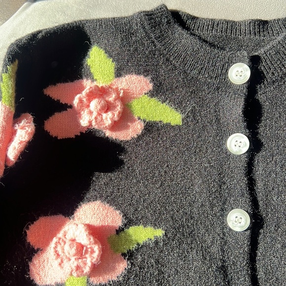 Cardigan - Picture 2 of 5